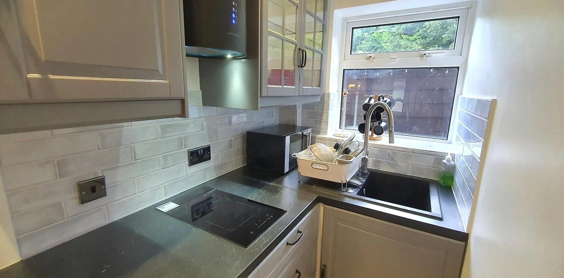 Rose Homestay Brighton - Free Parking Ensuite Studio Room Near Brighton Uni