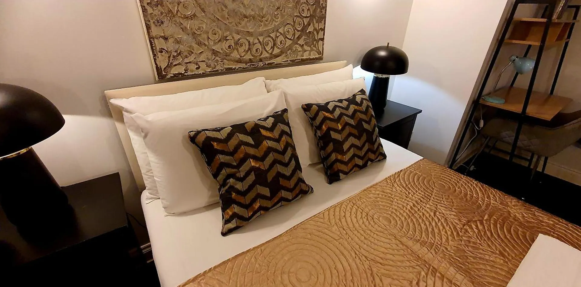 Rose Homestay Brighton - Free Parking Ensuite Studio Room Near Brighton Uni