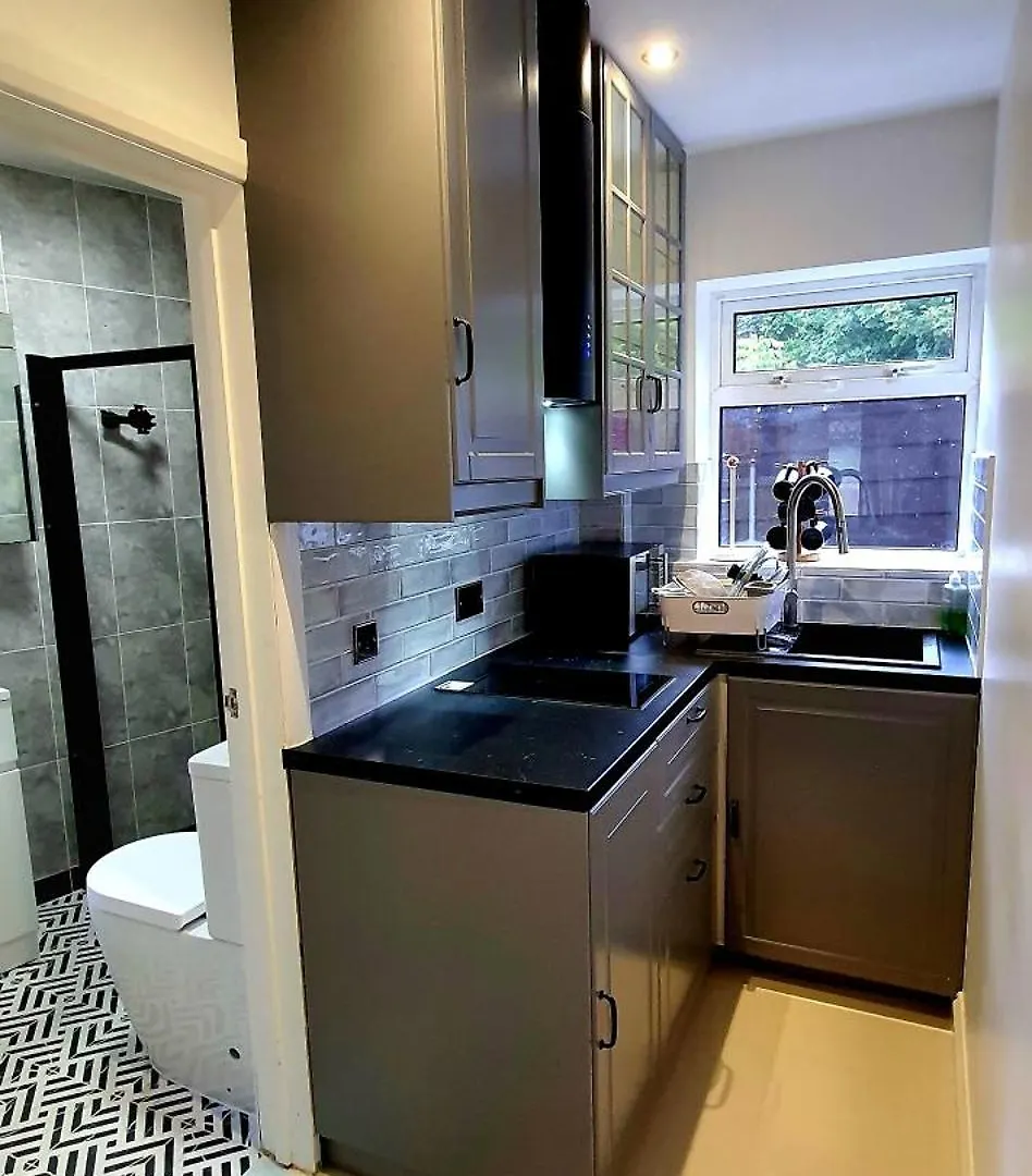 Rose Homestay Brighton - Free Parking Ensuite Studio Room Near Brighton Uni