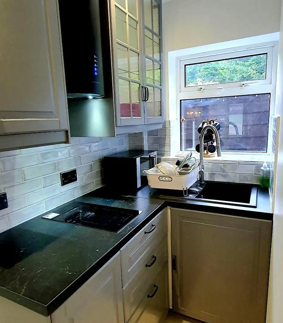 Rose Homestay Brighton - Free Parking Ensuite Studio Room Near Brighton Uni United Kingdom