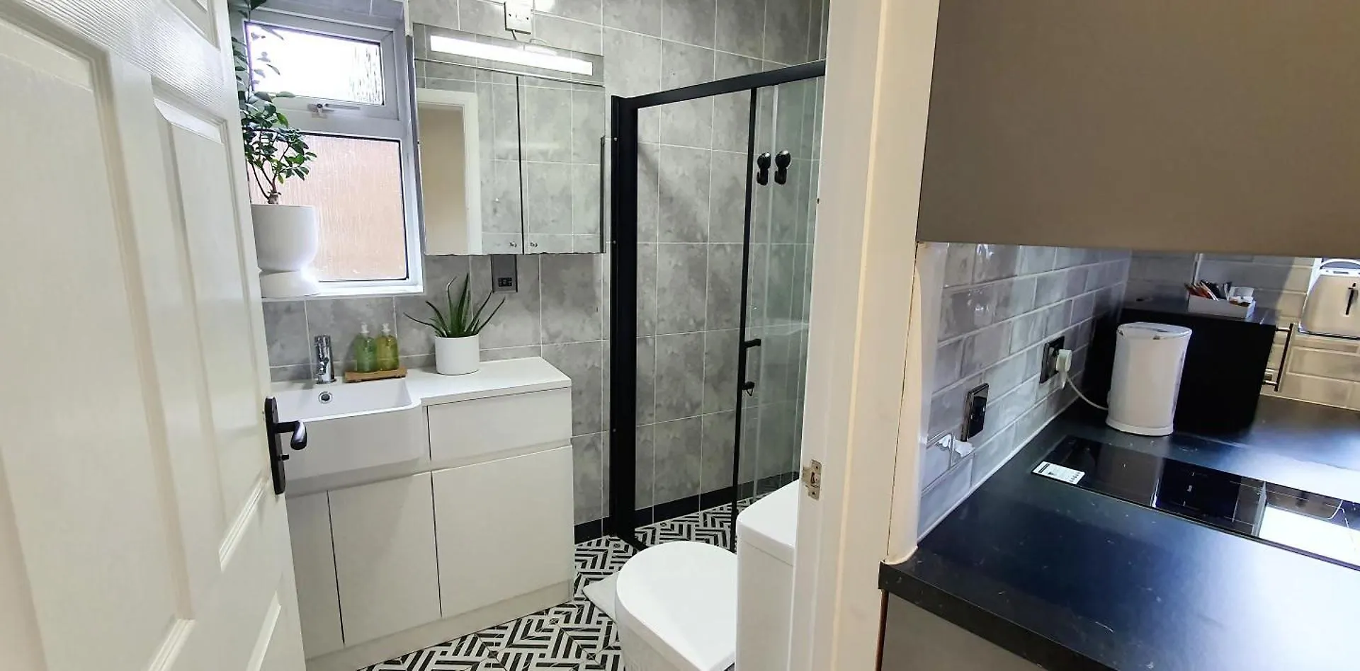 Rose Homestay Brighton - Free Parking Ensuite Studio Room Near Brighton Uni