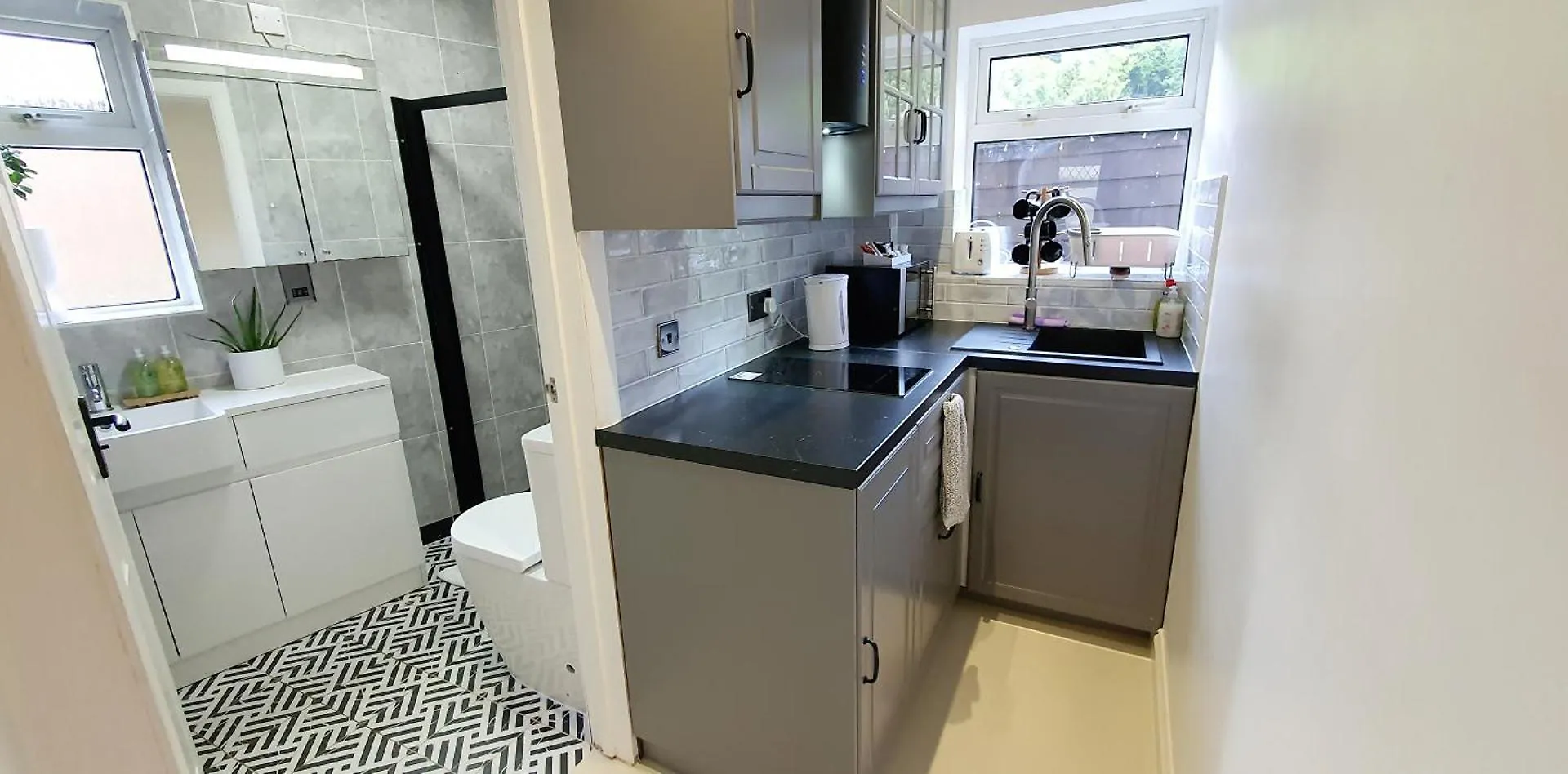 Rose Homestay Brighton - Free Parking Ensuite Studio Room Near Brighton Uni
