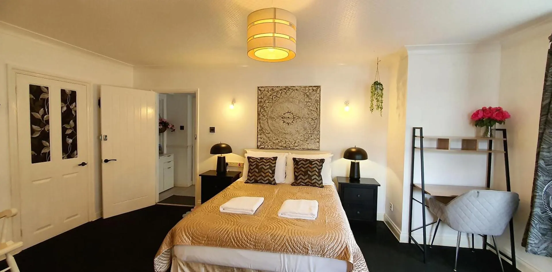 Rose Homestay Brighton - Free Parking Ensuite Studio Room Near Brighton Uni United Kingdom