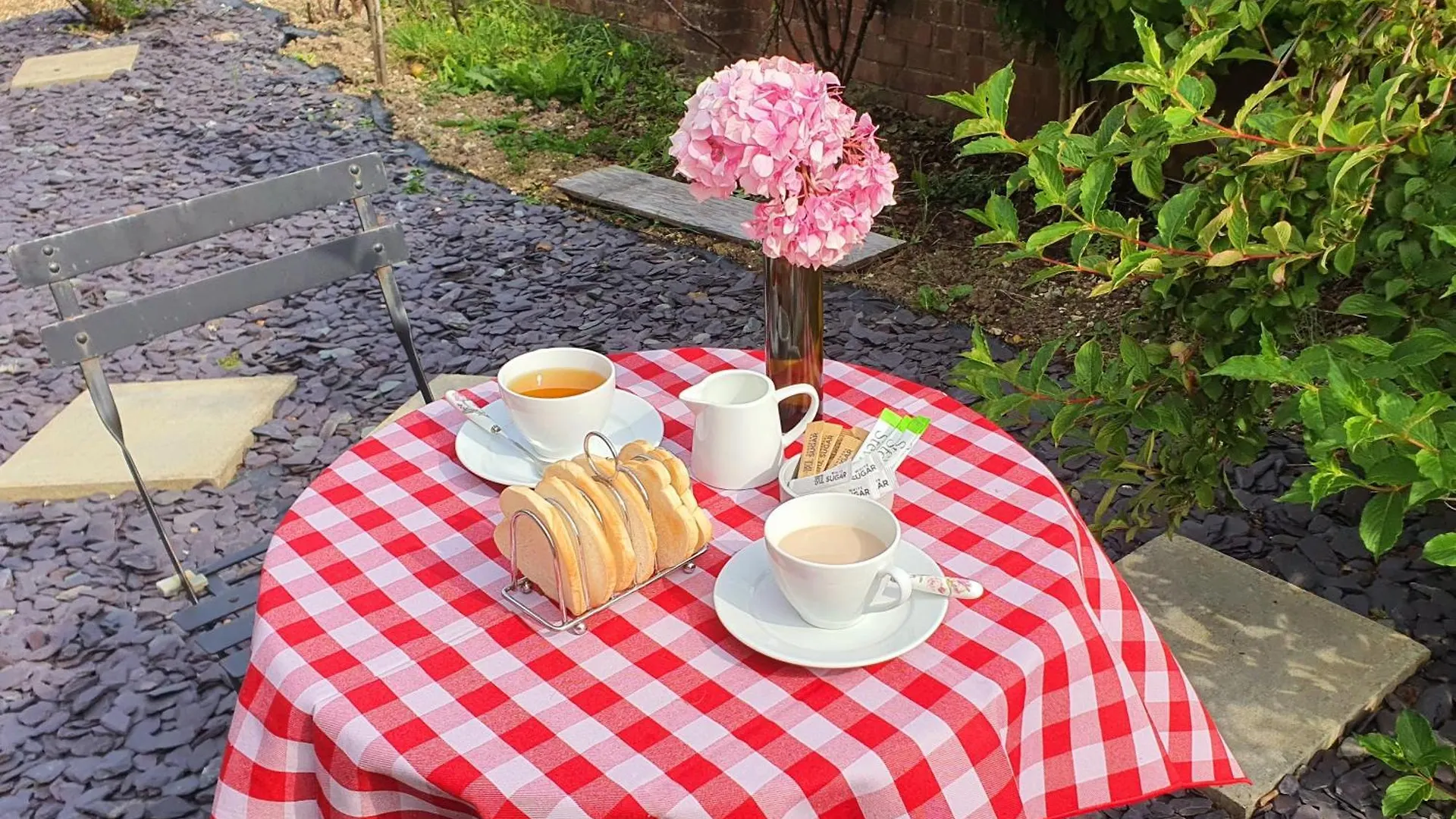 Rose Homestay Brighton - Free Parking Ensuite Studio Room Near Brighton Uni 0*,  United Kingdom
